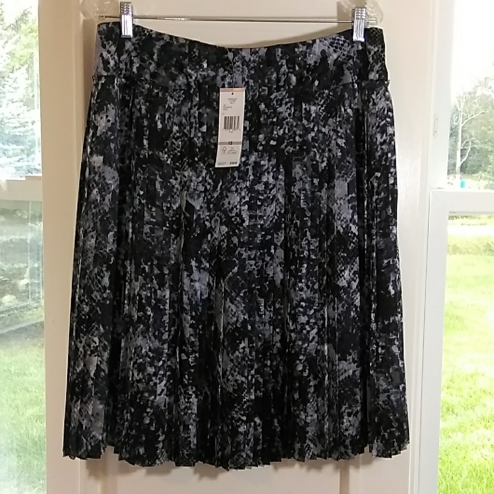 NWTJONES NEW YORK COLLECTION SIZE 12 SKIRT PLEATED